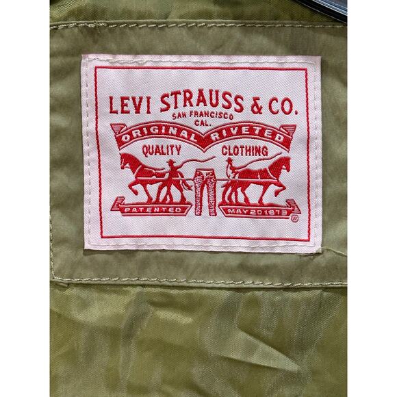 NWOT women’s Levi’s Army Green Quilted Jacket w/ pockets Zip & Snap Closure M - Picture 6 of 16